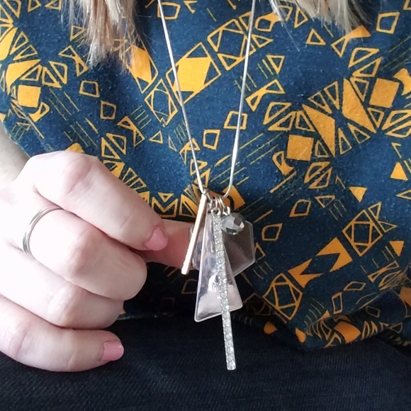 Loft Dangle Silver tone Necklace - Picture 3 of 7